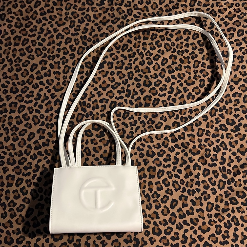 Small Telfar Bag Glue Color - Picture 5 of 11
